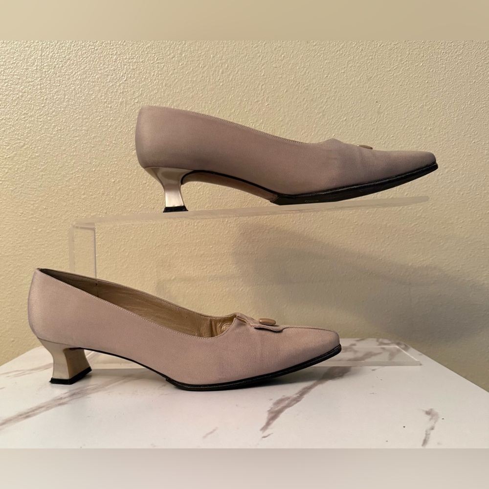 Vintage Stuart Weitzman Tan/Cream, Top Button Block Kitten Heel, GUC, Size 6-1/2